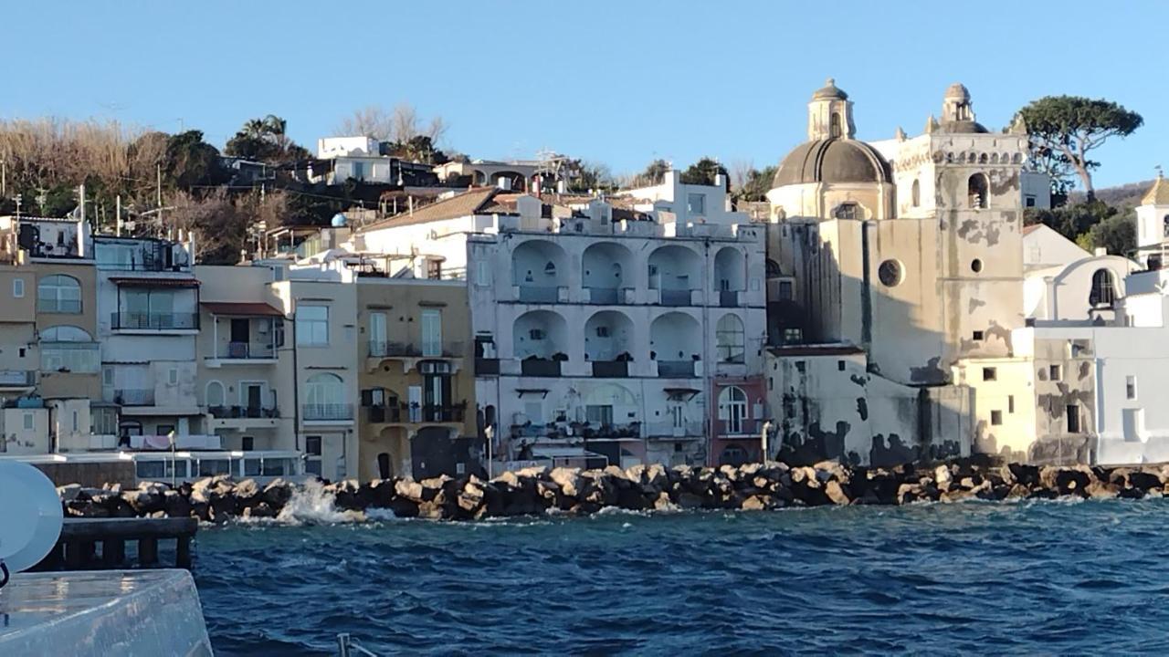 Appartamento Sul Mare Ad Ischia Ponte ภายนอก รูปภาพ